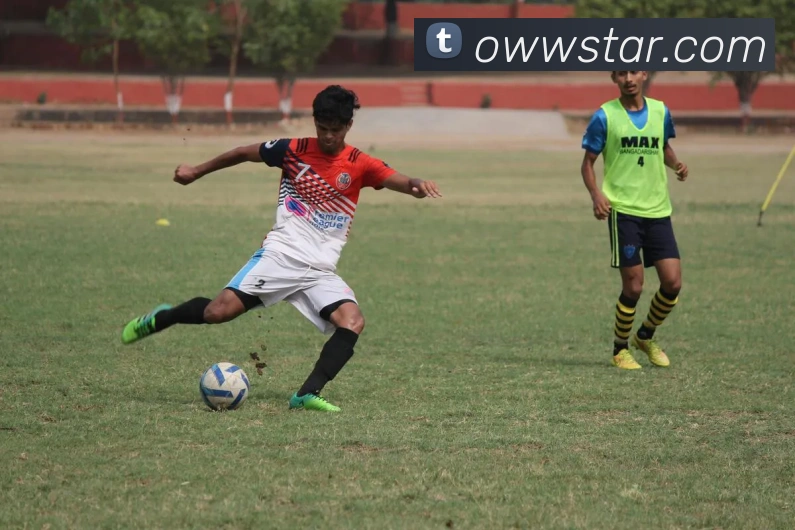 NBA伤病更新浓眉出战成疑 湖人客场对阵掘金备受关注